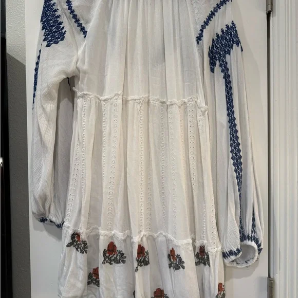 Free People Boho Embroidered V-Neck Peasant Top - White with Blue & Red Floral - Picture 3 of 3